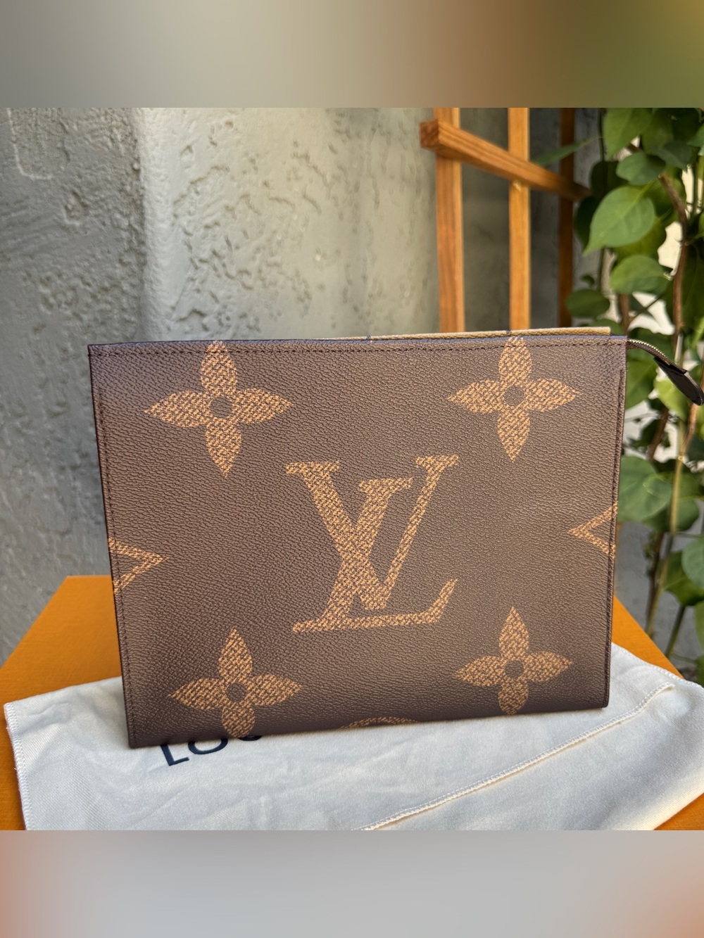 Louis Vuitton Reverse Monogram Toiletry Pouch 26 - Picture 3 of 15